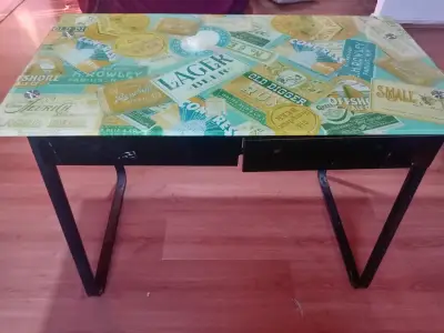 Mesa con diseño vintage - miniatura 1