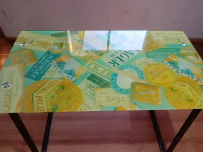 Mesa con diseño vintage - miniatura 2