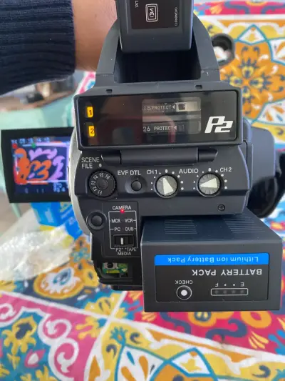 Videocámara Panasonic DVCPro HD - miniatura 3