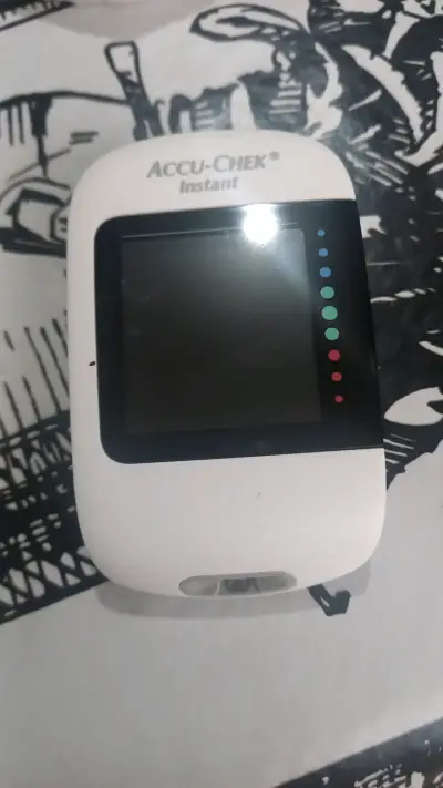 Tiras reactivas Accu-Chek Instant - miniatura 2