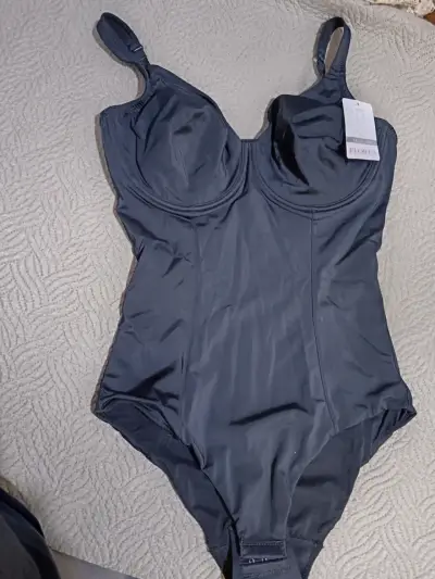 Body faja negro talle grande nuevo - miniatura 1