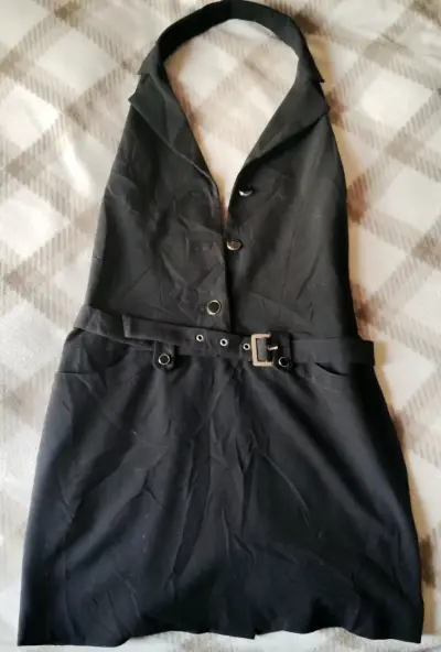 Vestido negro espalda descubierta - miniatura 2