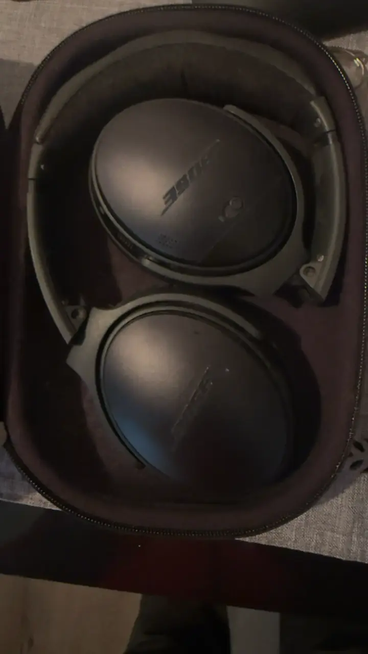 Audífonos over-ear Bose - 1