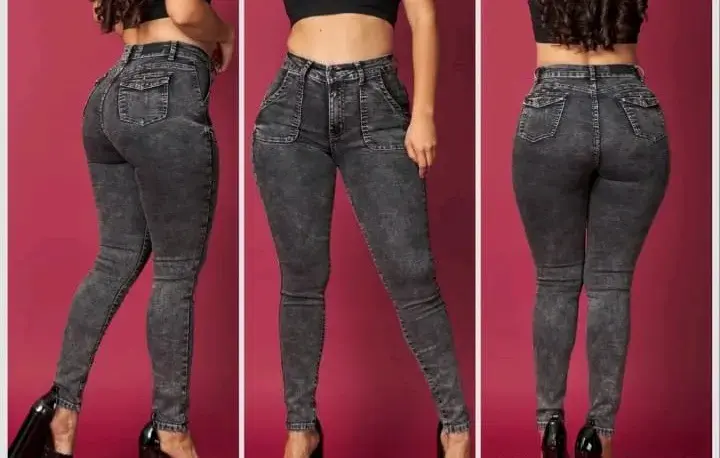 Jeans pitillo gris oscuro