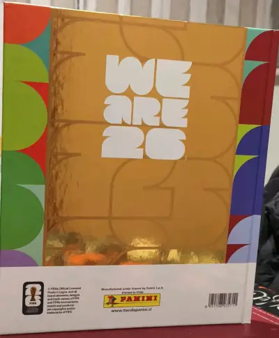 Álbum oficial Panini Mundial 2026 edición dorada - miniatura 2