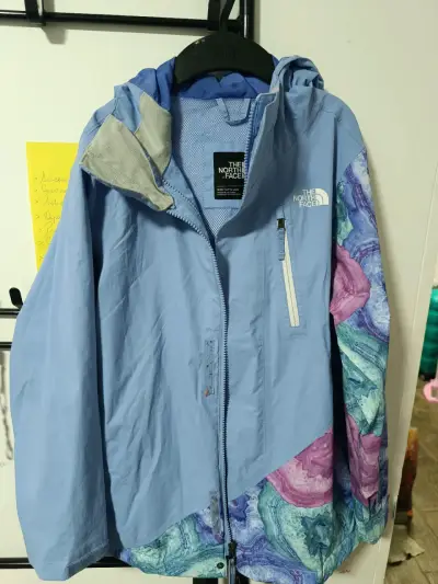 Chaqueta The North Face azul estampada - miniatura 1