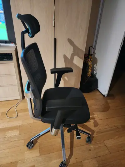 Silla de oficina ergonómica negra - miniatura 1
