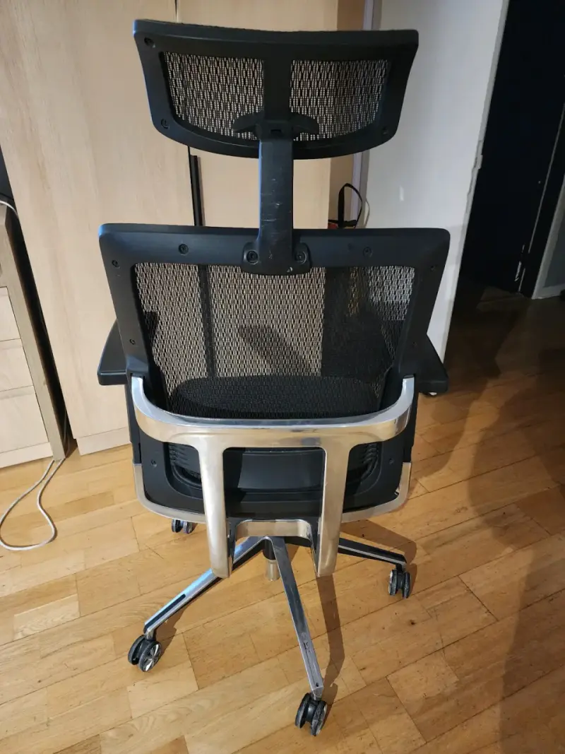 Silla de oficina ergonómica negra - 2