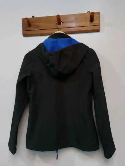 Chaqueta softshell azul y negra - miniatura 6