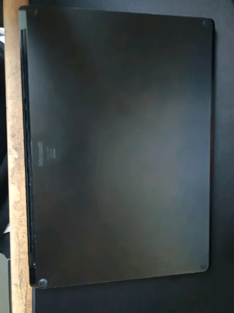 Se vende o permuta Microsoft Surface Laptop 4 - 1