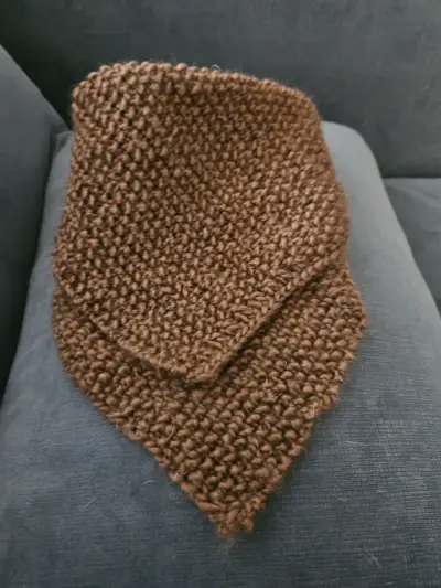 Cuello de lana café tejido - miniatura 2