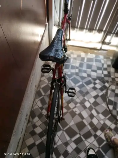 Bicicleta de Montaña Roja - miniatura 3