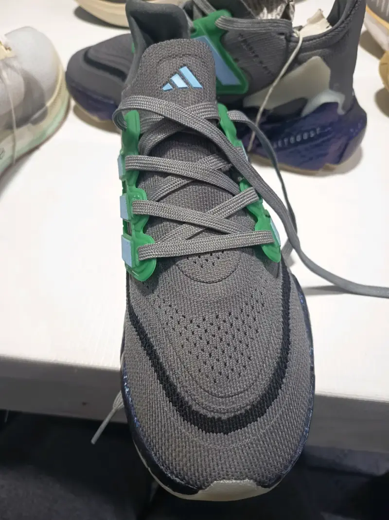 Zapatillas deportivas grises y verdes - 5