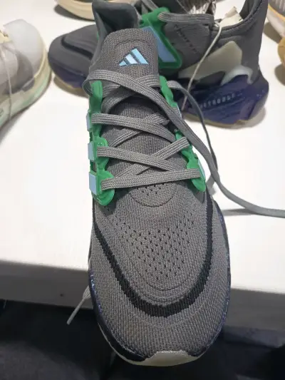 Zapatillas deportivas grises y verdes - miniatura 5