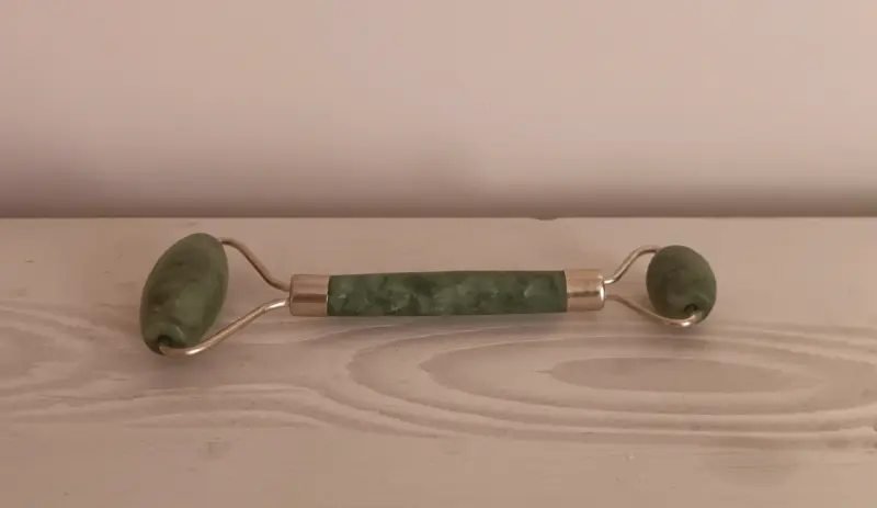 Rodillo facial de jade