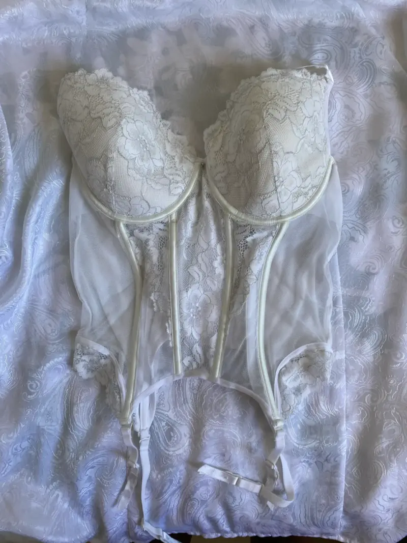 Corset blanco de encaje floral - 2