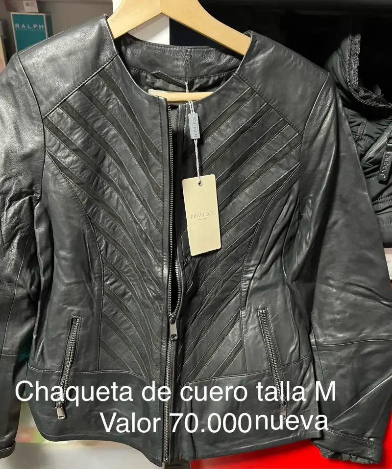 Chaqueta de cuero negra nueva