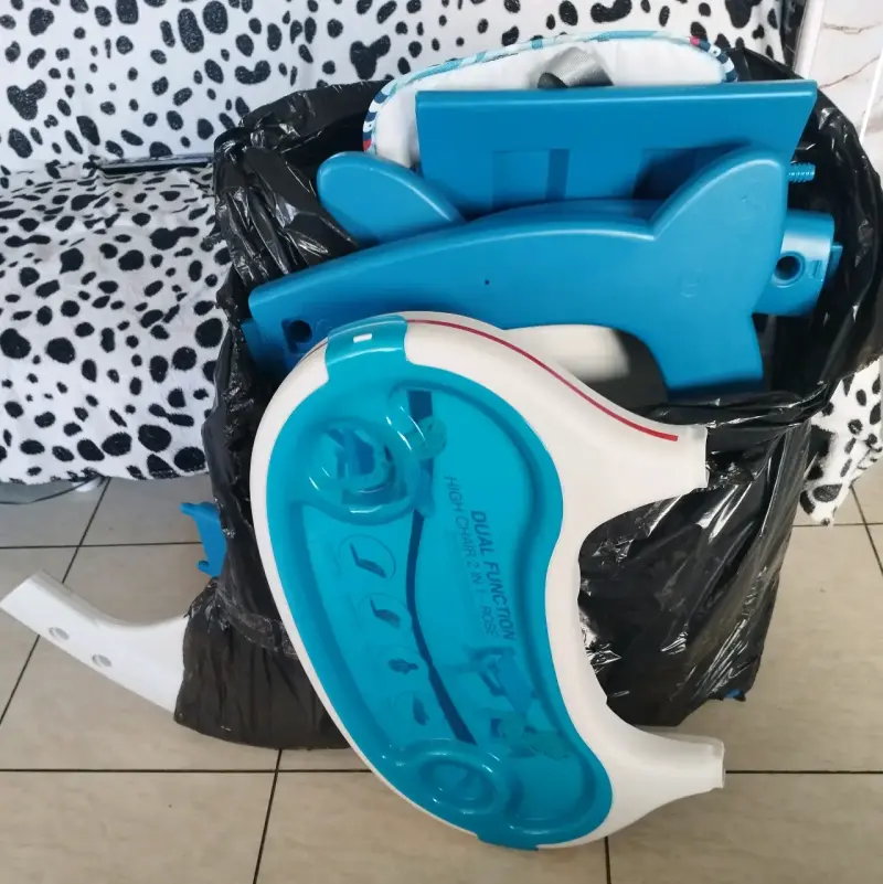 Silla alta para bebé azul