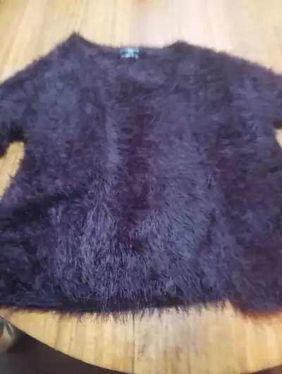 Suéter peludo morado - miniatura 1