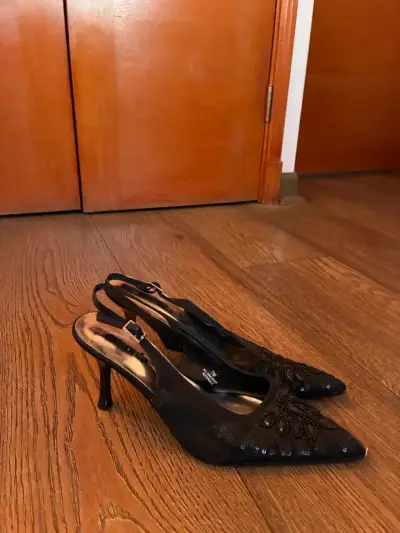 Zapato de taco alto negro - miniatura 2