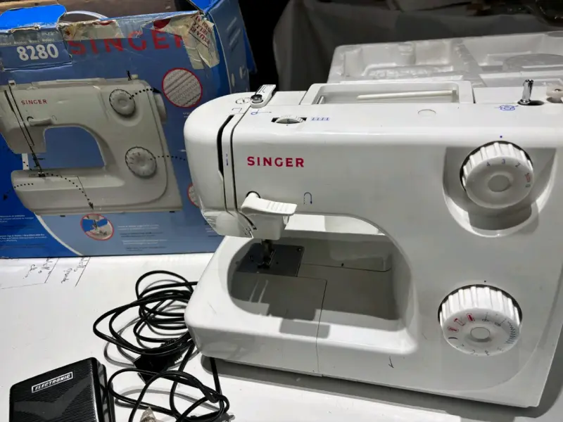 Máquina de coser Singer 8280 usada - 6