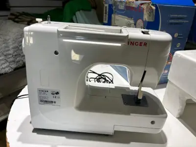 Máquina de coser Singer 8280 usada - miniatura 7