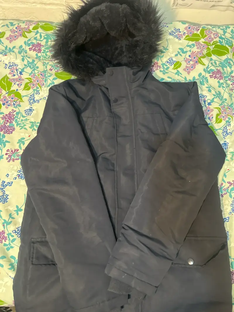 Parka negra con capucha - 1