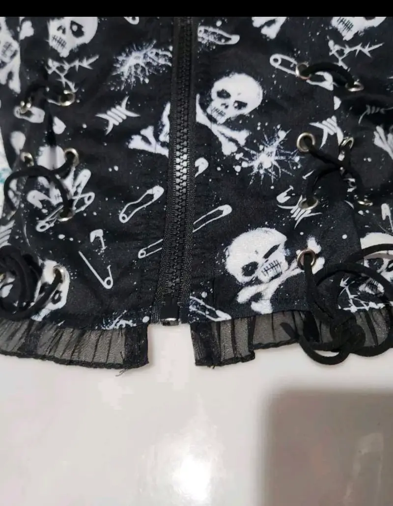 Top negro nuevo importado con estampado de calaver - 5