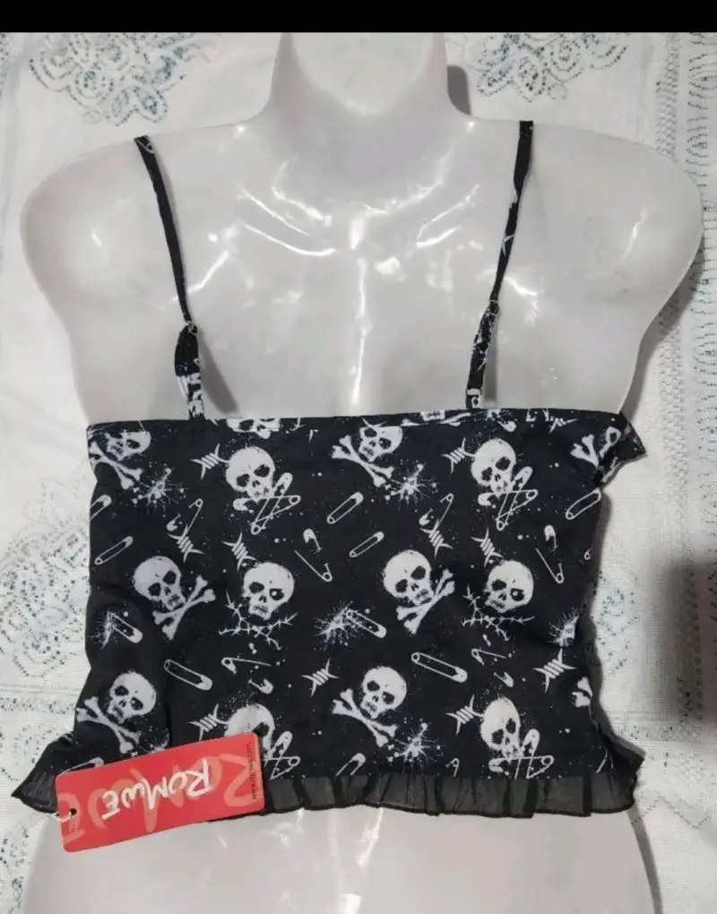 Top negro nuevo importado con estampado de calaver - 6