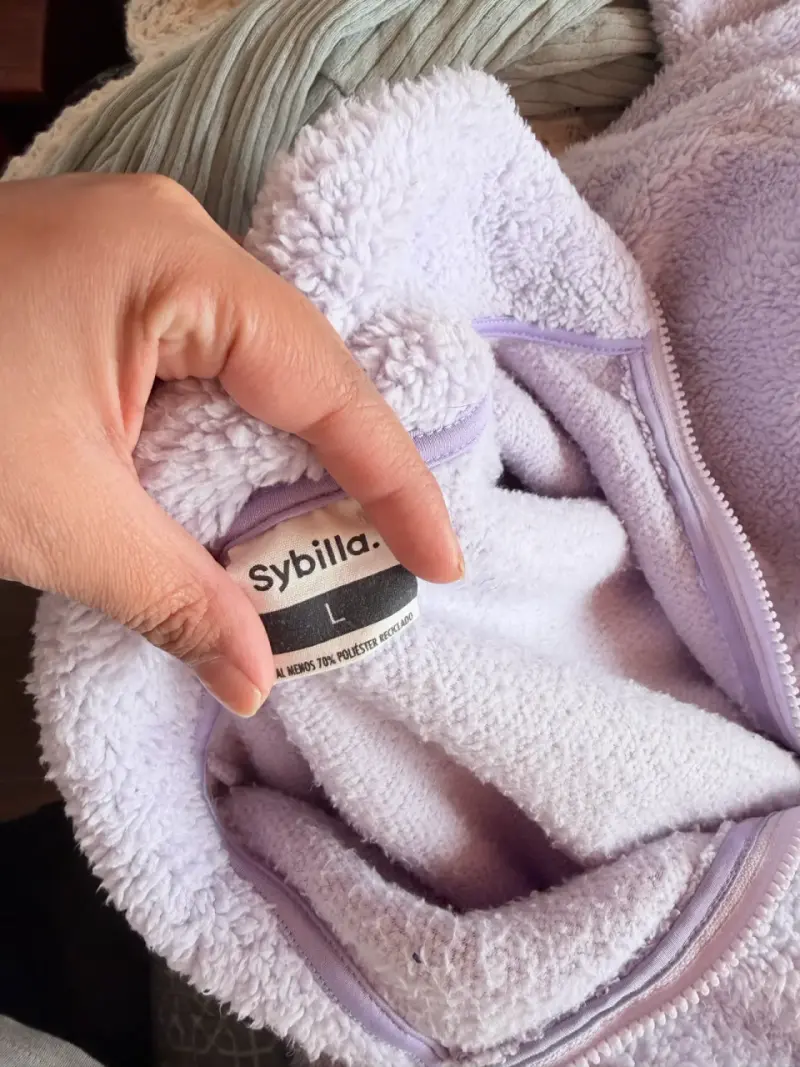 Polerón sybilla peludo color lila - 3
