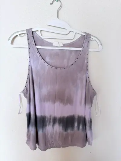 Polera Americanino tie-dye lila con tachas - miniatura 1