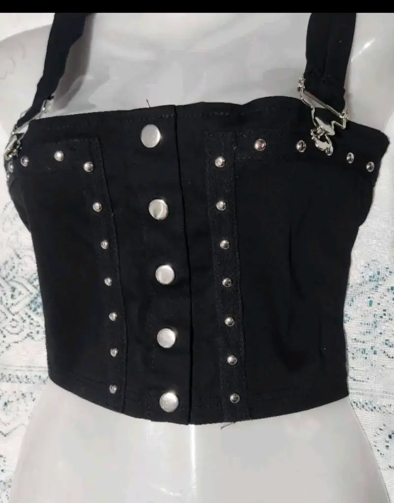 Top nuevo importado negro con tachas - 2