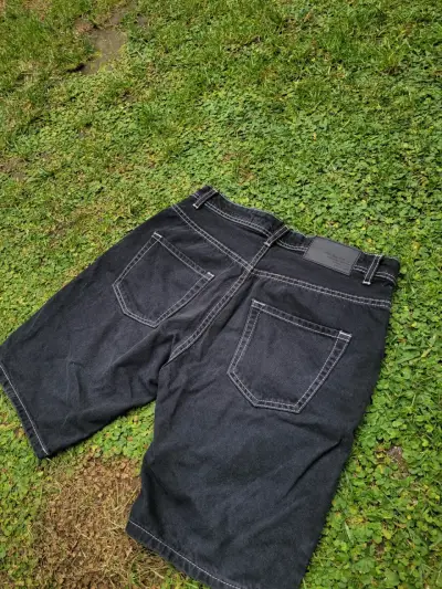 Shorts de mezclilla negros - miniatura 3