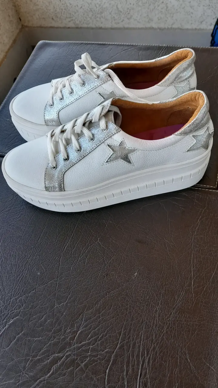 ZAPATILLAS VG de cuero blancas con estrellas - 2