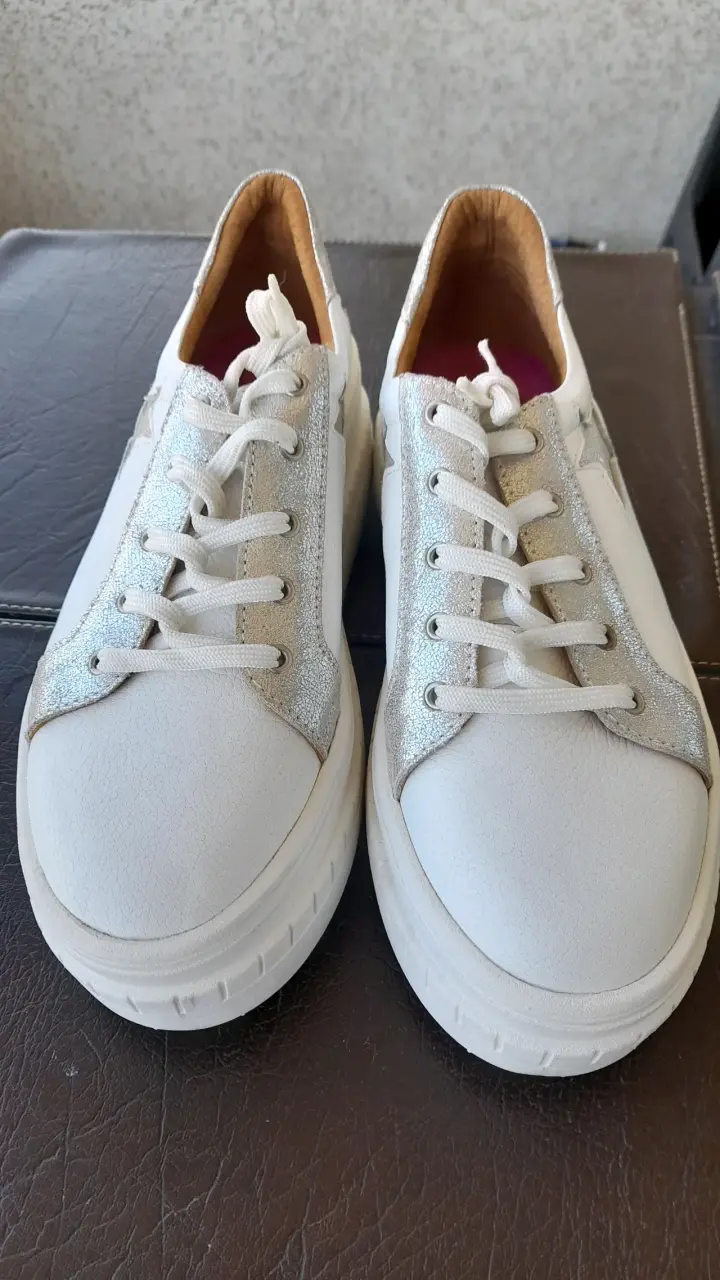 ZAPATILLAS VG de cuero blancas con estrellas - 3