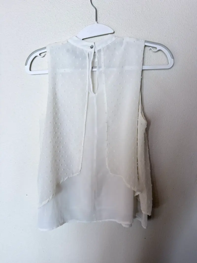 Blusa blanca basement sin mangas - 2