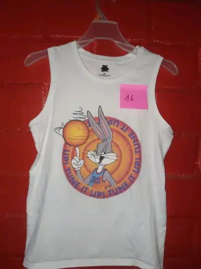 Polera negra estampada grafiti - miniatura 2