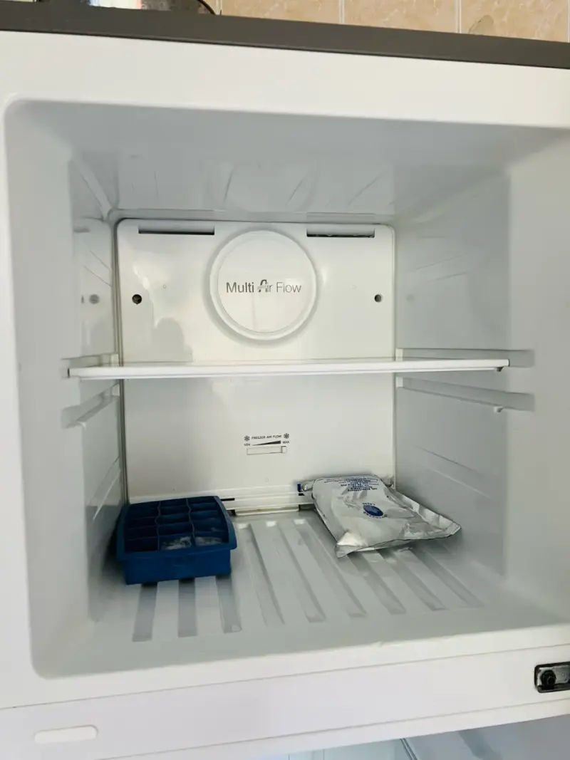 Refrigerador Libero no frost 248 lt gris - 2