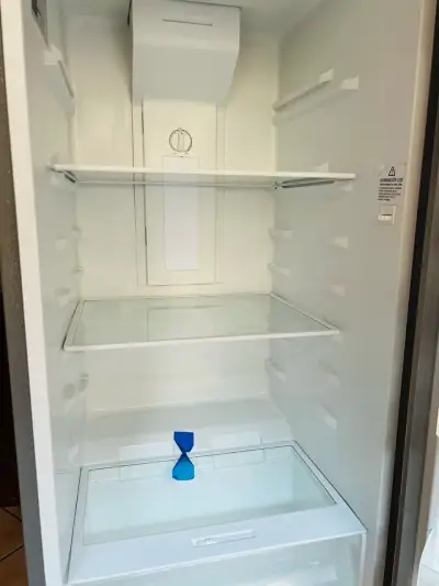 Refrigerador Libero no frost 248 lt gris - miniatura 3