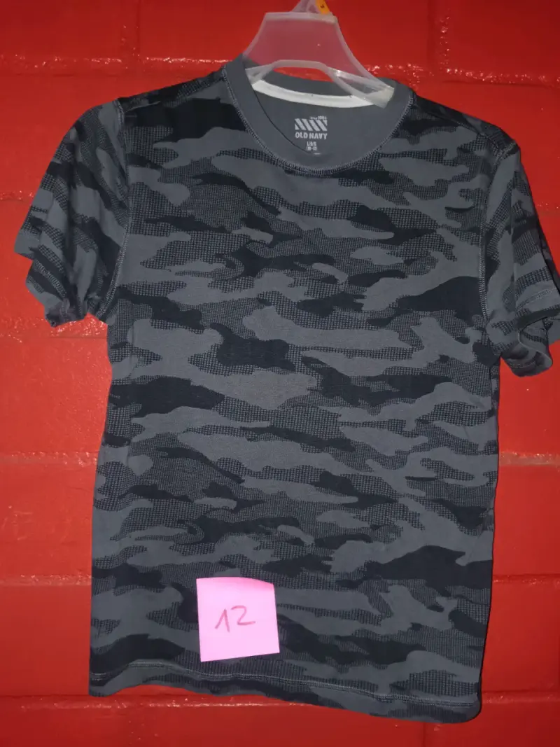 Polera camuflaje Old Navy