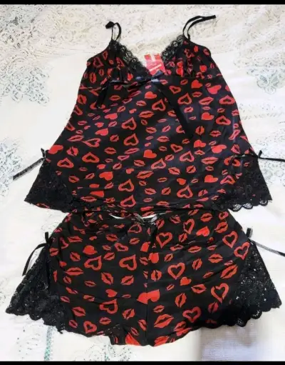 Conjunto nuevo pijama negro con estampado - miniatura 1