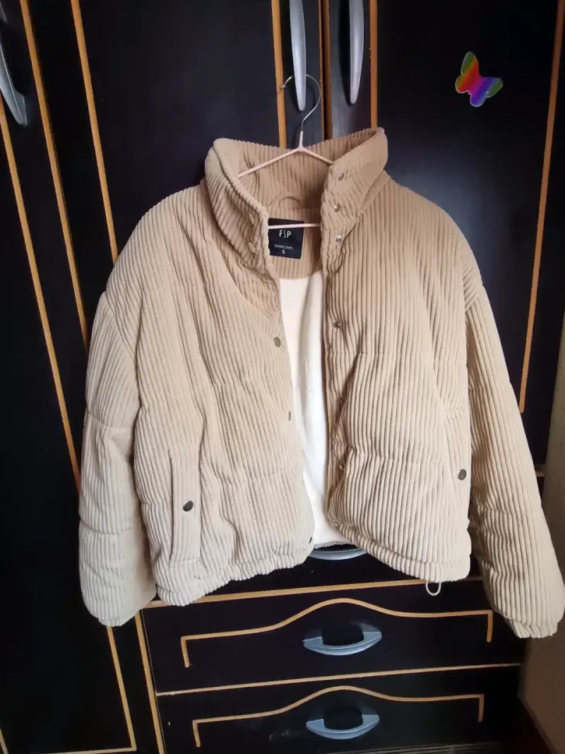 Chaqueta beige de pana acolchada - 1