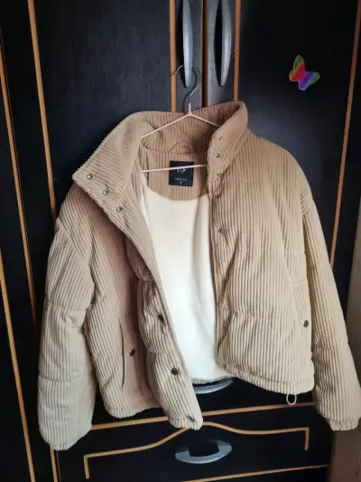 Chaqueta beige de pana acolchada - miniatura 2