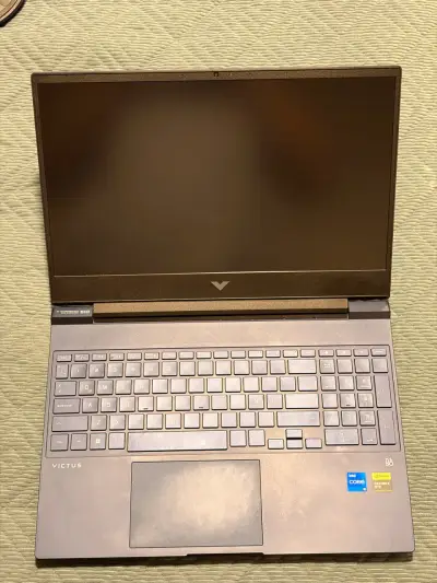 Laptop HP Victus gaming - miniatura 3