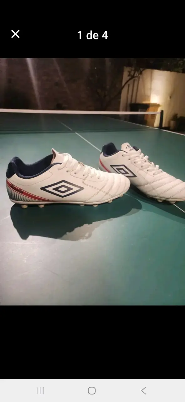 Zapatos de fútbol Umbro blancos