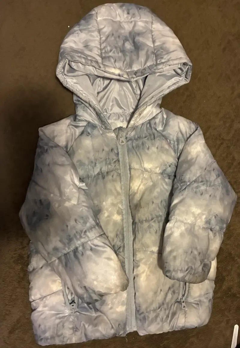 Chaqueta inflada gris con capucha - 1