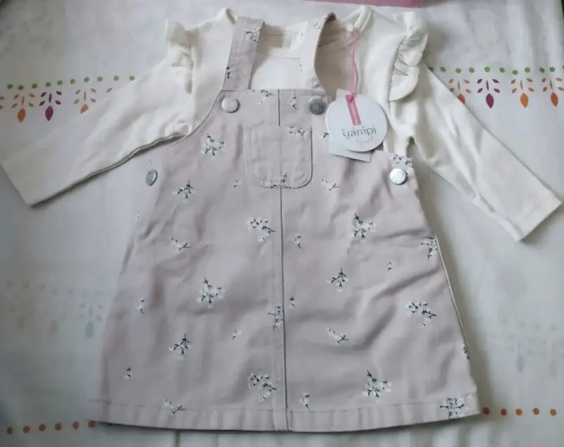 conjunto y calcetines de bebe (0-6meses) - 1