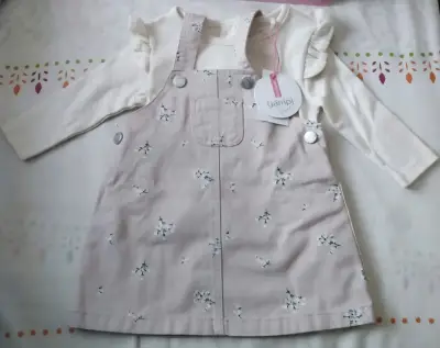 conjunto y calcetines de bebe (0-6meses) - miniatura 1
