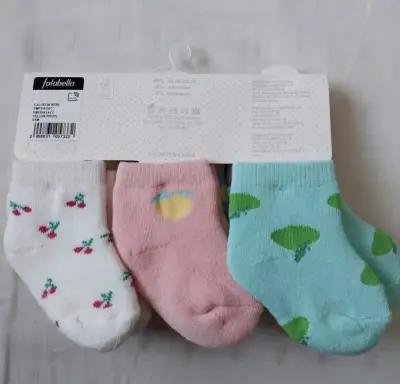conjunto y calcetines de bebe (0-6meses) - miniatura 4