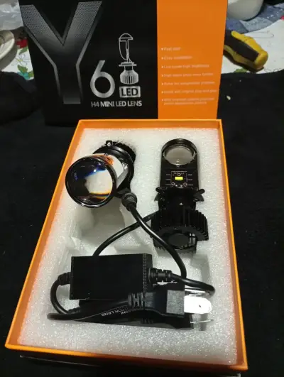 Kit de luces LED H4 para autos - miniatura 1